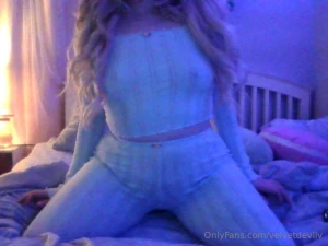 Cum in bed with me part 1