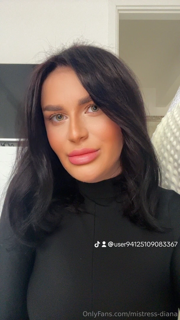 Change my look to brunette what you think babe look good 