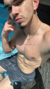 Qui me rejoint la piscine et pas que pour nager