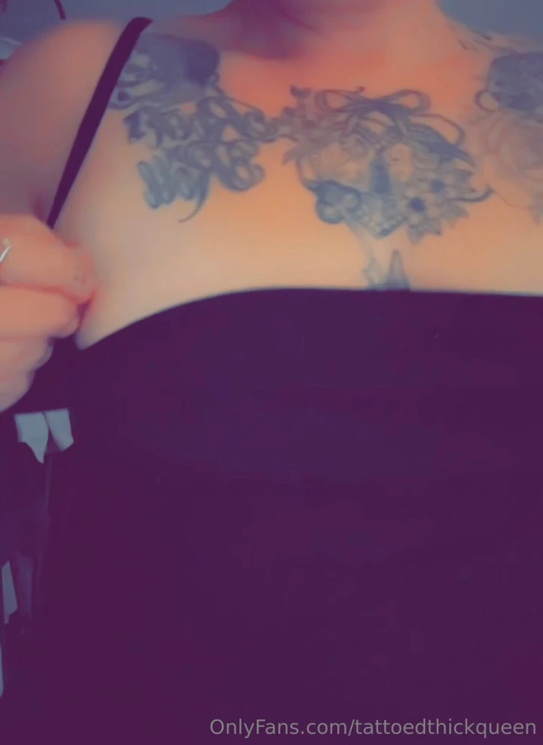 Love a good titty tug 