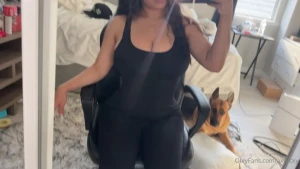 Imagine ur dick stuck between them lol