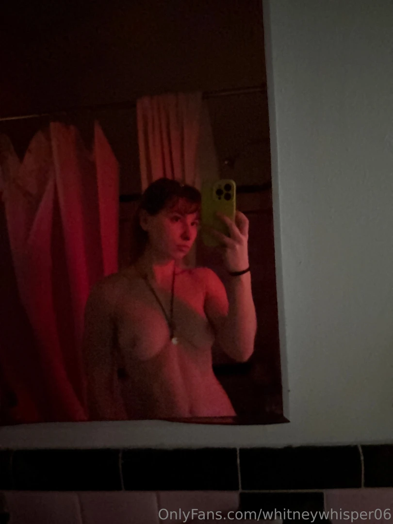 If you can guess my favorite color i ll send you a special photo 