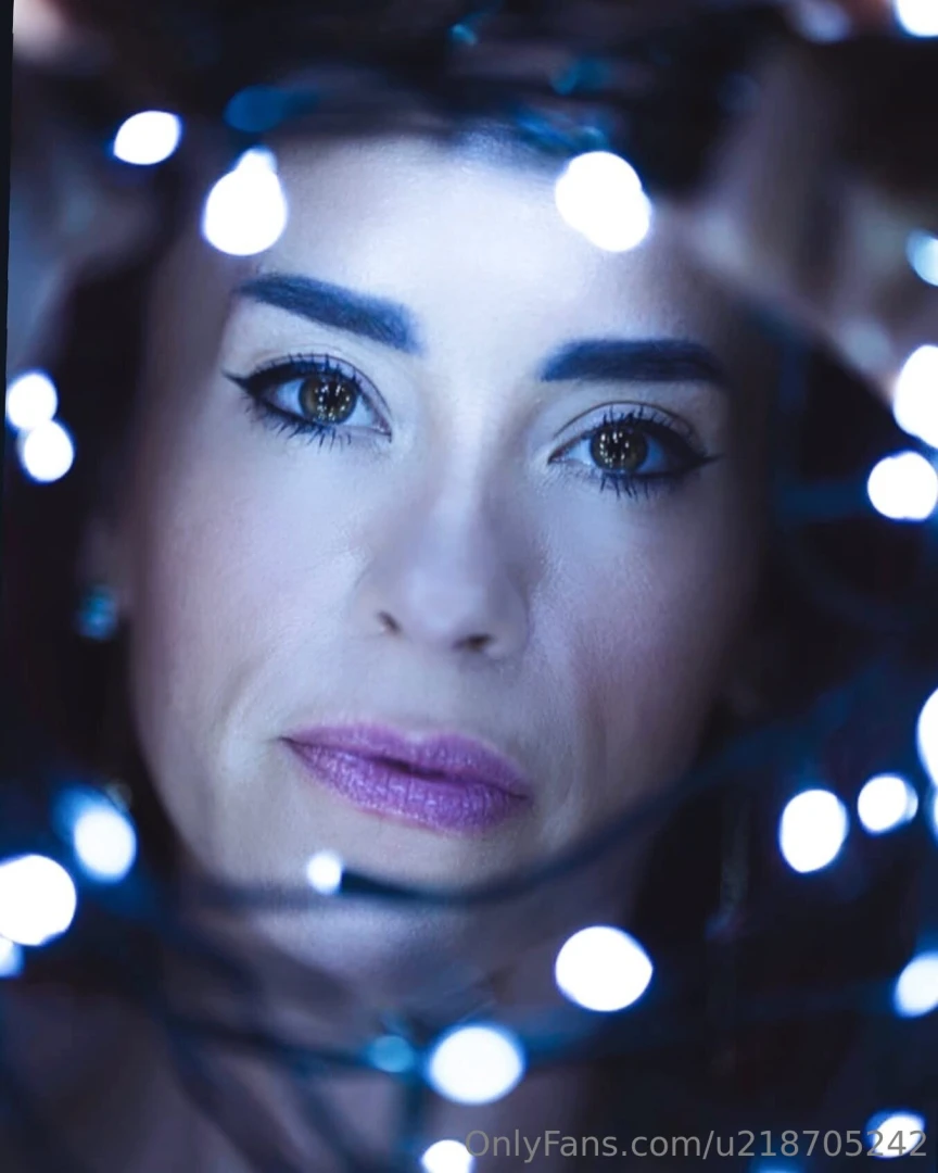 Happy new year to you all thankyou for an amazing year i hope 2025 is 