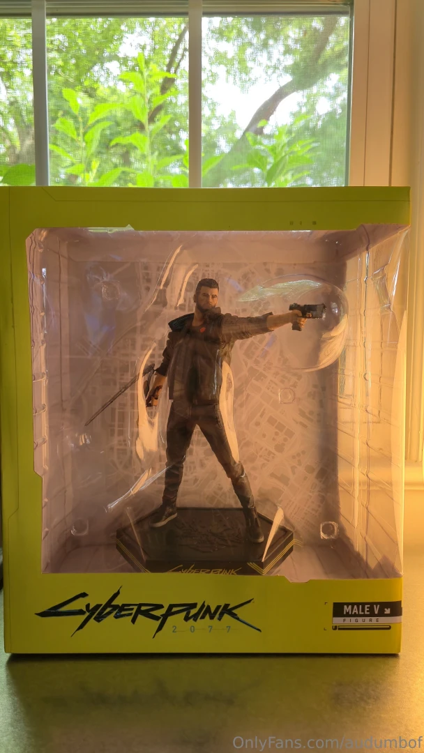 Look at this lil guy i got im in looove and i say little but its 