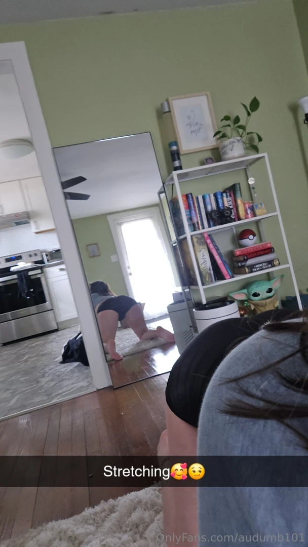 Guys i m trying so hard to not watch silly little gooner porn like 