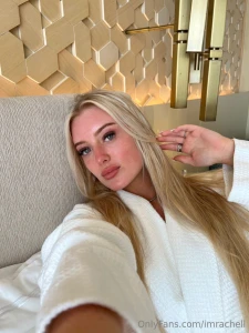 Morning whos online drop me a message i have a surprise xxx