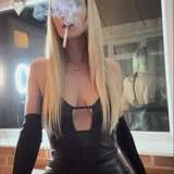only_smoking_blonde