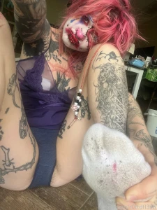 R u lookin at my undies o_o or my dirty sockkzzz xd part 1