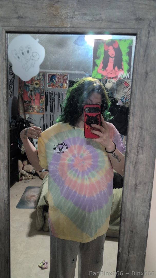 New merch out nowwww check out the link in my bioooo 