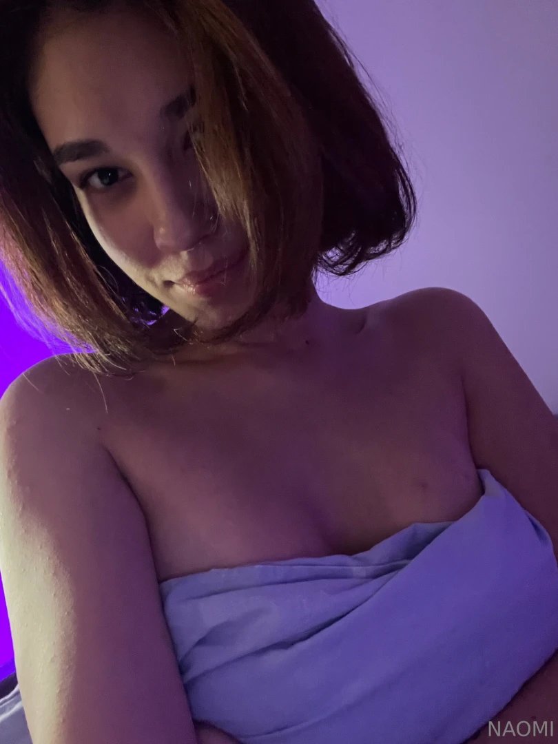 That just woke up look hits different when i m wearing nothing but a 