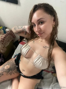 Would you like to pass me sunscreen bb