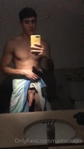 Alguien me quiere ayudar a sacarme la toalla