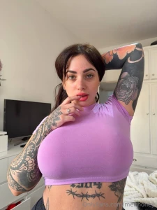 Happy saturday talk to me if you want to see something exclusive