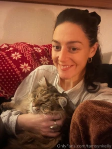 Hey guys i m baaaackkkkk i hope you ve missed me don t tell my dog