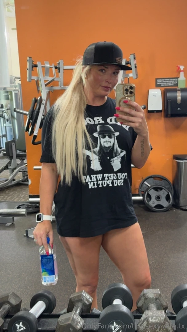 Pretty but sweaty have to build these glutes 