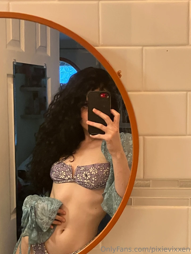 Stayed in a tiny house near the beach in my tiny bikini xo part 1 