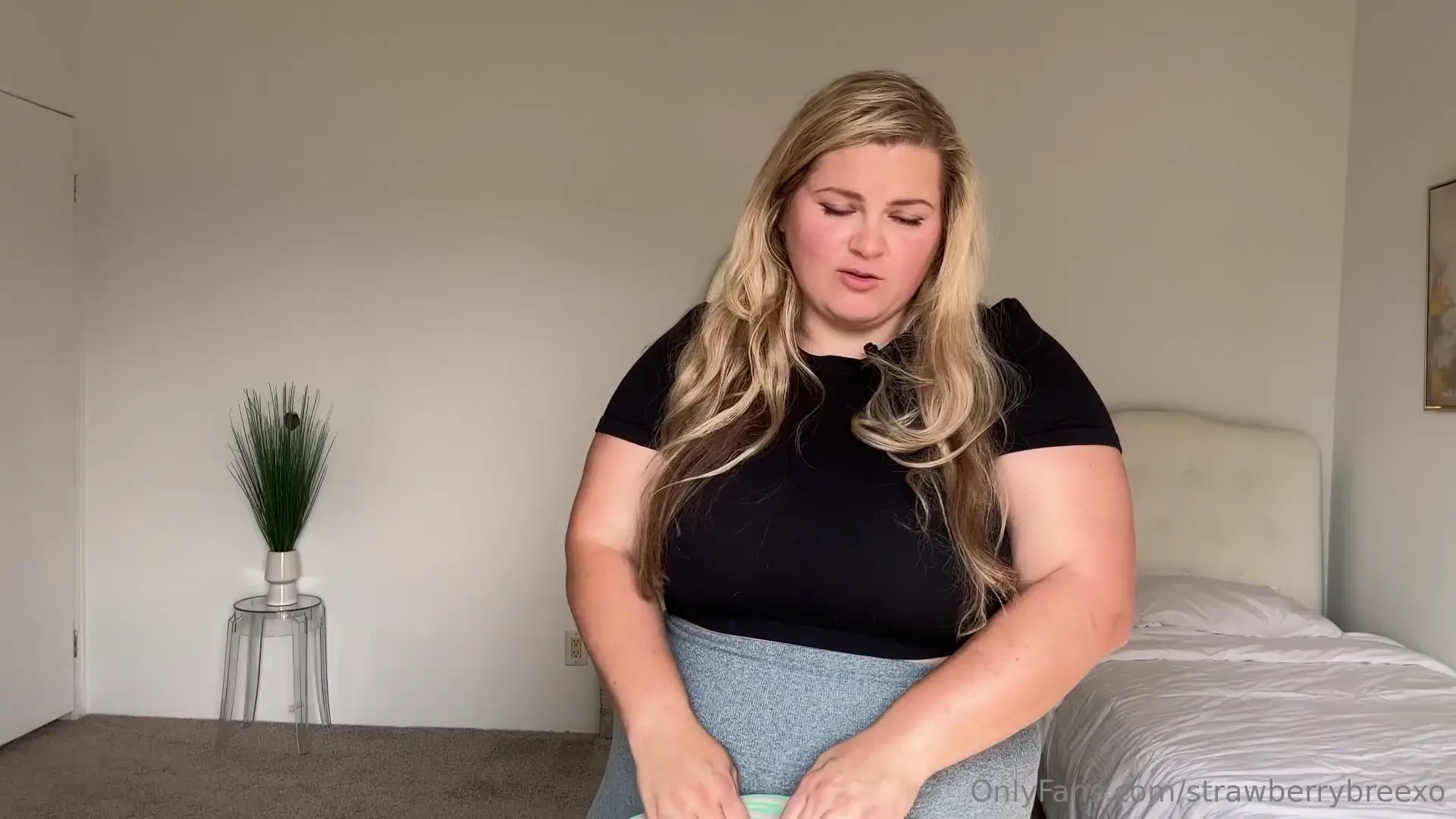 Soooo usually i only post my yoga content to my youtube channel but i 