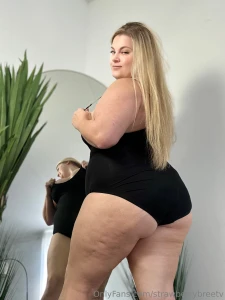 Looking back just to see if you re still staring you are