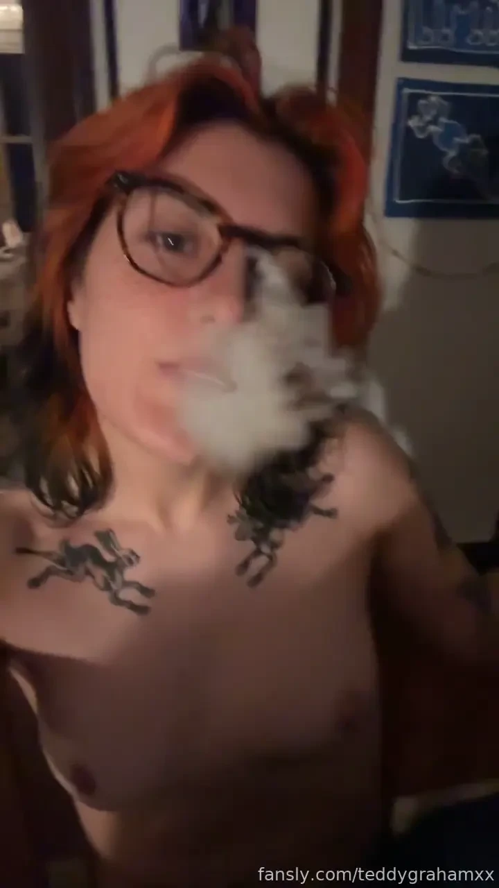 Feeling lonely and horny who wants to come smoke with me and then use 