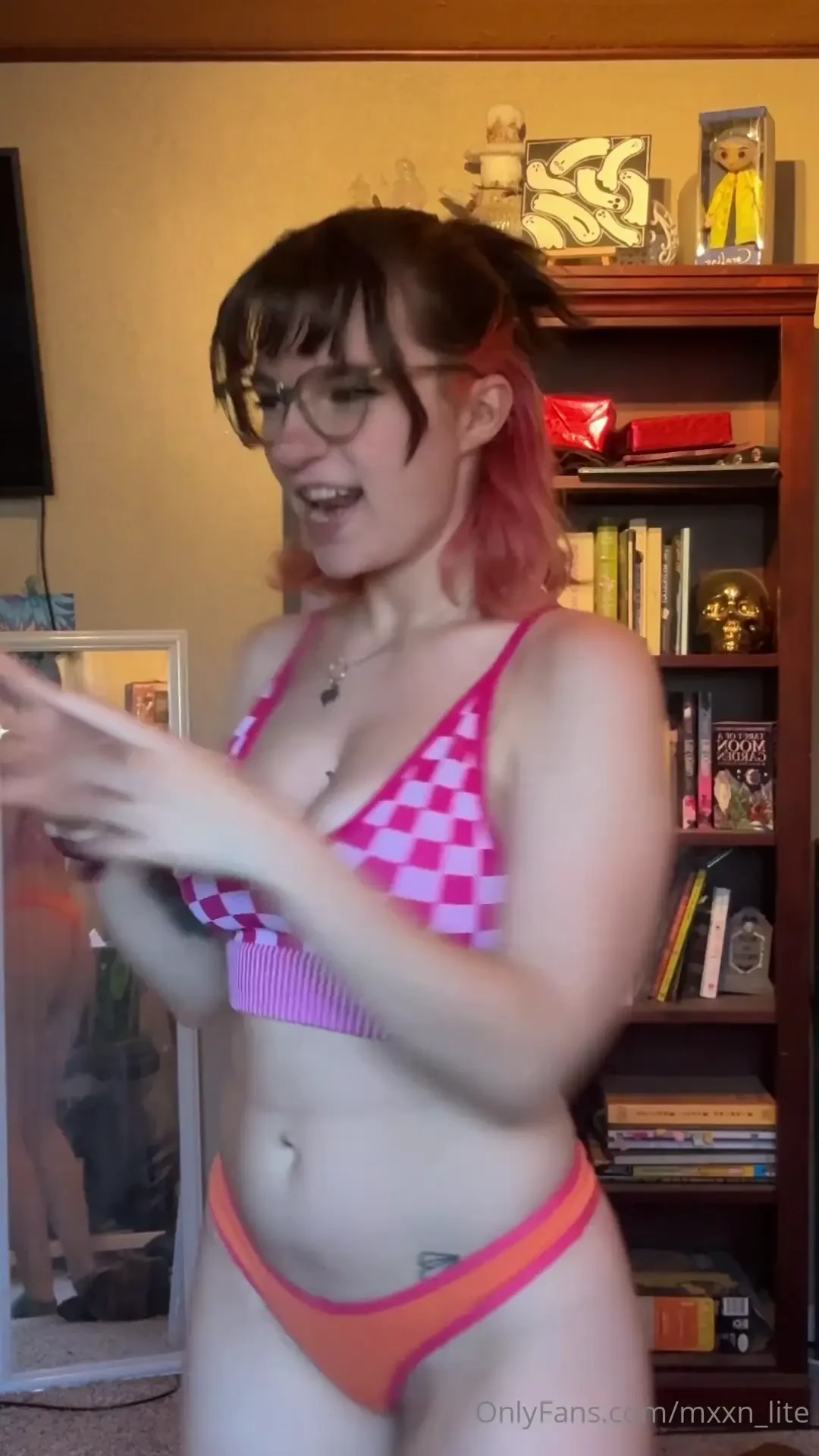 I wanted to do some lil dances for you part 1 