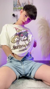 Feeling so horny rn who wants to play and chat