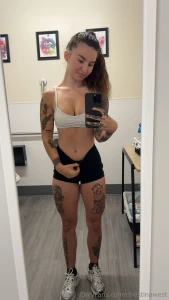 Let me be your muscle mommy