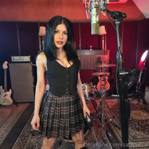 Recorded a new cover of some classic metal last night we blew the part 3