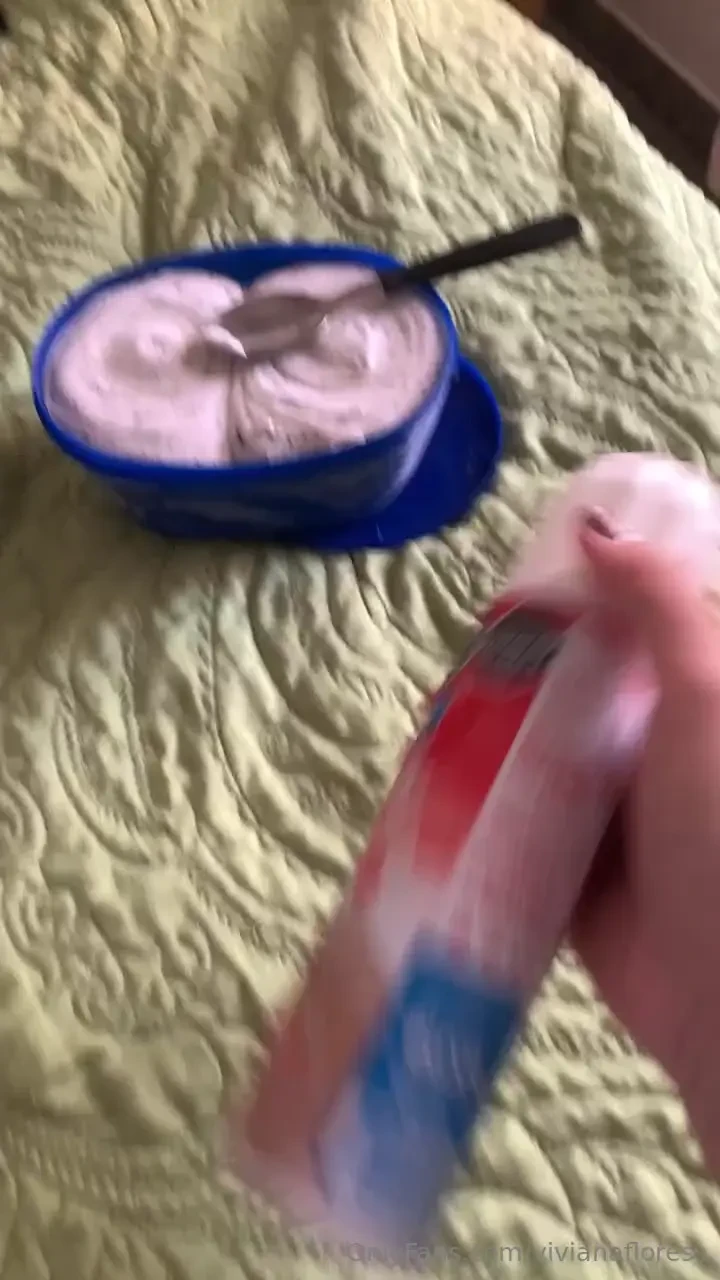 I keep getting distracted by my oreo ice cream while doing chores also 