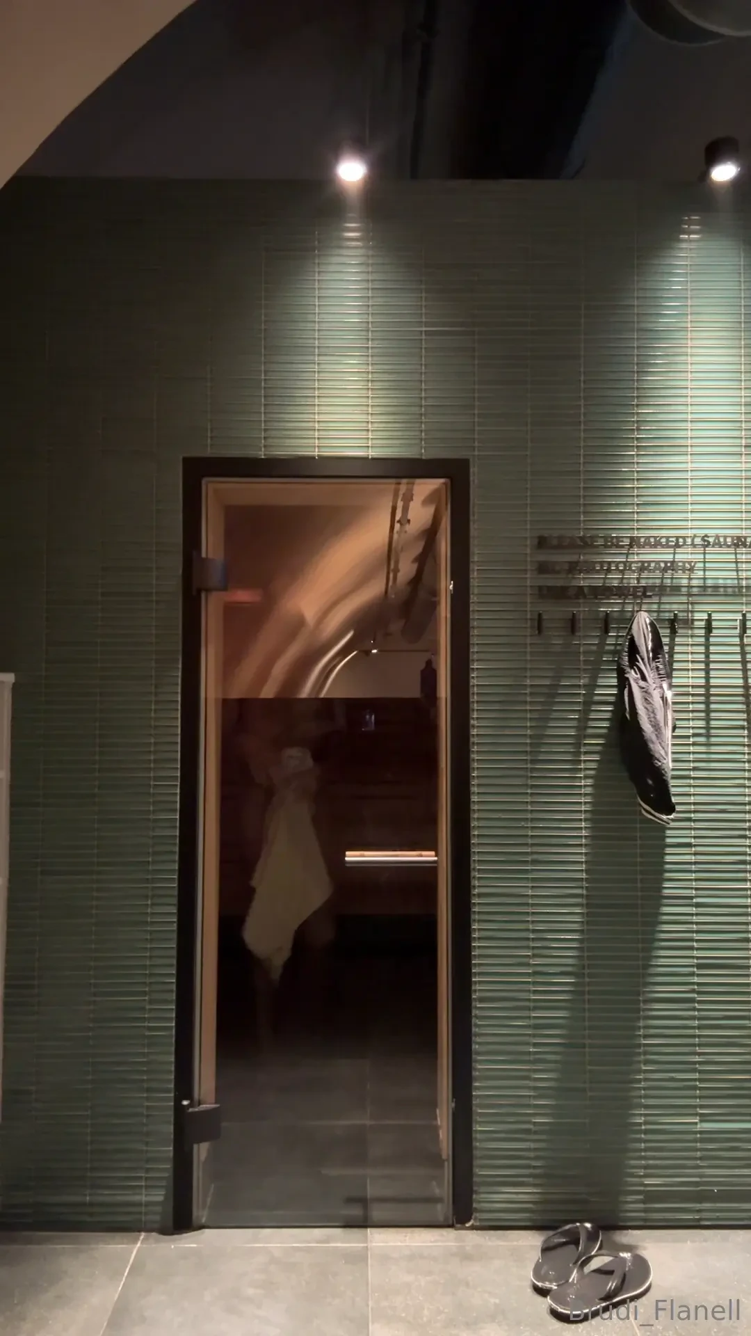 Hab mich heute spontan f r etwas entspannung in der sauna entschieden 