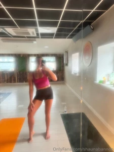 Hot hot yoga class would you like to see videos of me stretching