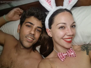 Buenas tardes bebes quer is ver botar a esta conejita calentita ten is