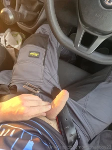 Who like to suck me offf in my working van