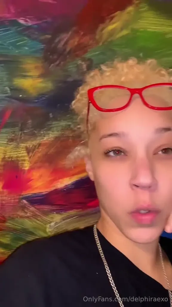 Reasons why you should kiss me 