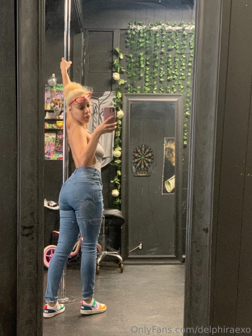 Should i show you my pole skils i just might 
