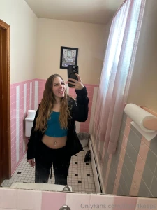 Bathroom baddie energy mirror s dirty but i m still the main focus