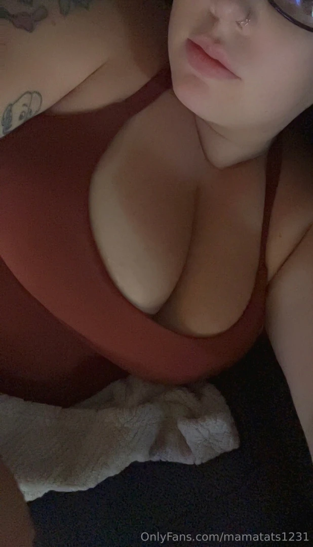 Anyone like sexting with big titted lonely milfs 