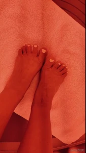 Feet lovers please like amp comment on this post so i can add you to a