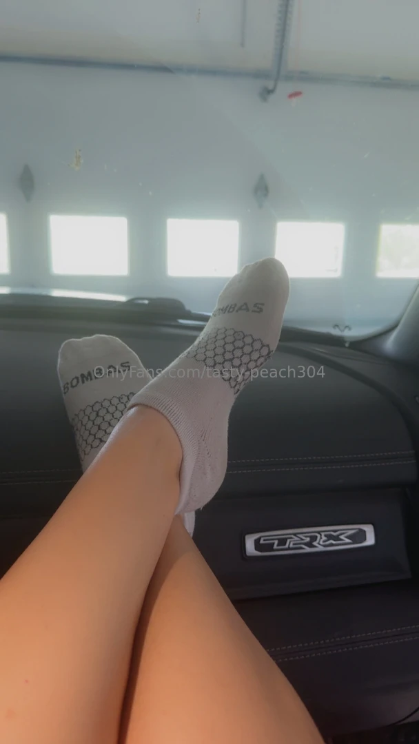 Where s my feet fans at 