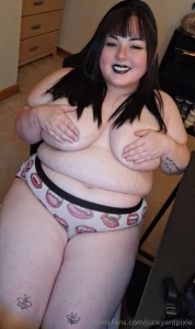 Junkyardpixie part 2