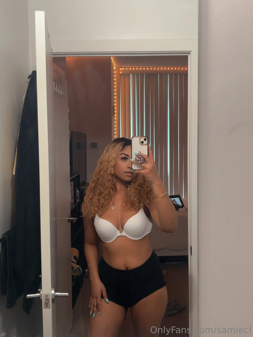 So do you like this pose or that check story 