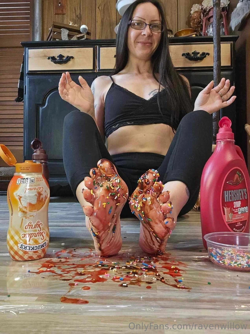 Decided to give all my followers who are foot fans a special treat part 4 