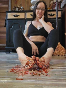 Decided to give all my followers who are foot fans a special treat part 6