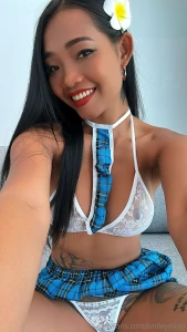 I m not easy to forget or resist