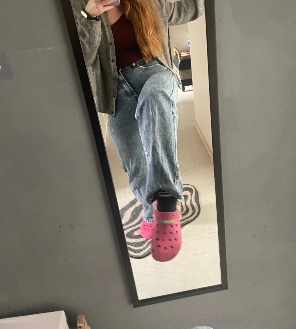 I am 9 hours into my 12 hr hot cushion socks challenge the smell is part 1 