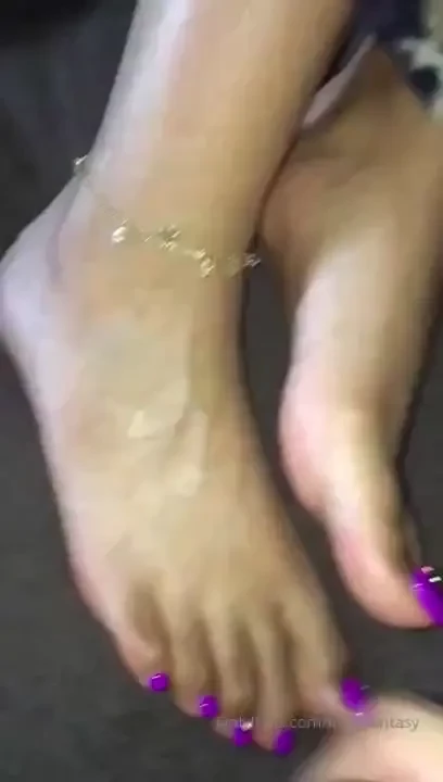 Cum on purple toes video 