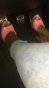 Pedal pump pink jeremy scott mules