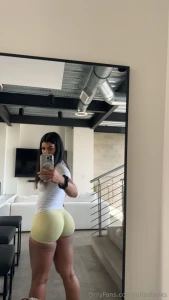 Just reminding u what the girl of ur dreams looks like part 1