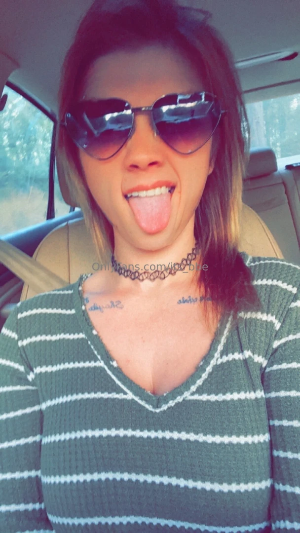 Christmas is right around the corner so let me wrap this pretty lil 