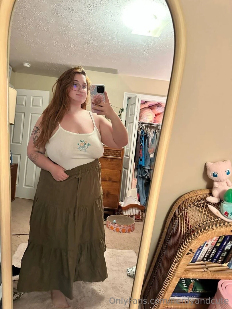 I m naked right now on yourfairiegf 