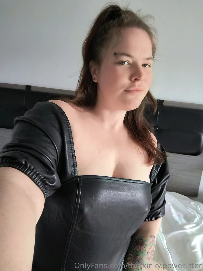 I found this super cute top that i have the perfect pair of leggings 